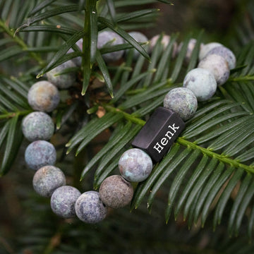 Namensgravur „Matte Stoney Look“ – 10 mm türkisfarbenes Perlenarmband